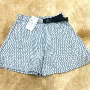 NWT Nike women’s small Tech Pack Shorts grey and black standard fit